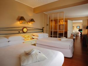 Suites del Bosque Hotel