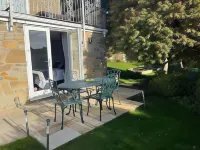 Brighouse Studio - Pet Friendly! - Free Parking Hotels in Brighouse