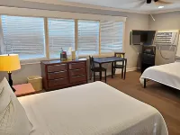 Coronado Island Inn