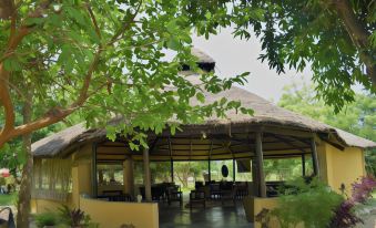 Mango Tree Lodge