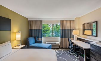 Doubletree by Hilton Charlotte Uptown