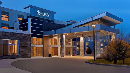 Radisson Hotel & Conference Centre Calgary Airport