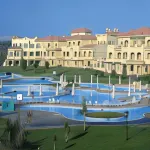Mövenpick Hotel Cairo-Media City Hotel dekat Siliya Swimming Pool
