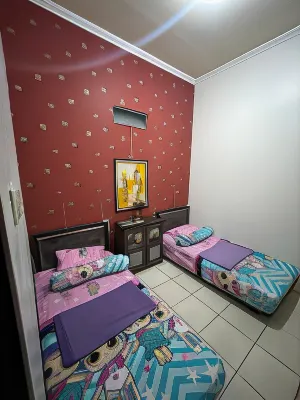 Tropica Villa, Kuningan Hotel dekat Balong Keramat Darmaloka Site