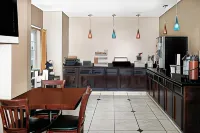 Microtel Inn & Suites by Wyndham Scott Lafayette - 2-Star