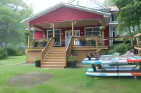 Cranberry Moon Inn