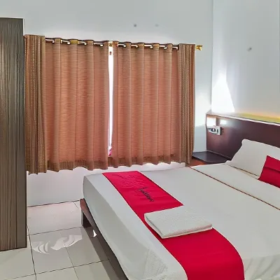 RedDoorz Plus @ Hotel Royal Palangka Raya Hotels near PUSAT ARANG TANGKILING PKY