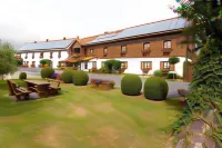 Pension Sommer Hotels near Kneippbecken-Marktredwitz