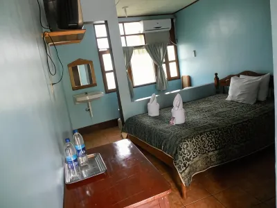 Cabinas Leyko Hotels near Municipio San Carlos Cemetery