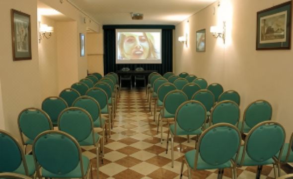 2. 호텔 안티케 무..