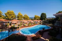 Country Inn Tarika Riverside Resort Jim Corbett - プール