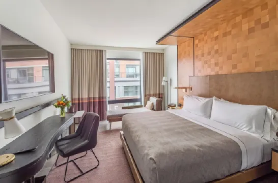 キャノピー バイ ヒルトン ジャージー シティ アーツ ディストリクト ニューポートパス駅周辺のホテル