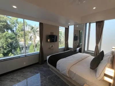 Hotel Pearl Residency Hotel in zona Talao Pali Lake