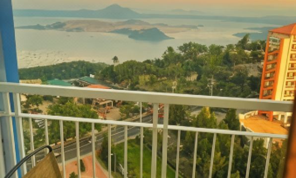 JT Tagaytay Suites
