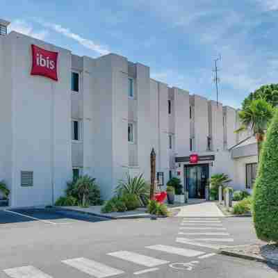 Ibis Salon Sud Hotel Exterior