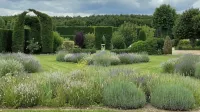 Domaine de Bel Ebat Hotels in Amilly