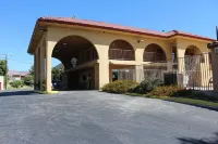 Cajon Pass Inn Hotels near Nocturnal Wonderland