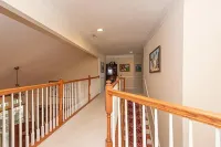 Great house that is close to the beach and really close to golf