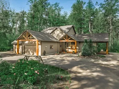 4000sqft, 1-acre Custom Cabin Retreat w Game Room, Hot Tub & Sauna @Mt Hood Các khách sạn gần Mount Hood National Forest