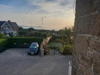 Bay Lodge - parking