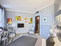 Admiral Hotel Hotels near Allianz Tower