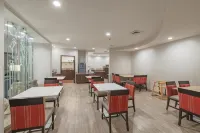 Comfort Suites Perrysburg - Toledo South فنادق في بيريسبورغ