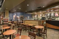 Maverick Hotel and Casino by Red Lion Hotels - bar