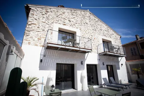 Une Histoire de Famille Hotels in Collobrieres