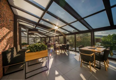 Kompleks Beskid z Basenem I Stokiem Narciarskim - Blisko Babiej Góry