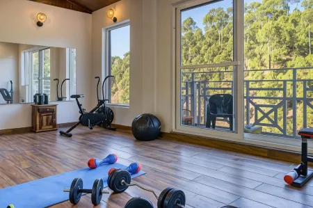 The Frost Wood, Ranikhet, Uttarakhand Отели рядом с достопримечательностью «Golu Devta temple»