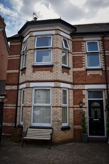 TLC Exmouth Bed and Breakfast