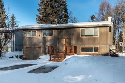 *Midnight Sun Suite*5 mins to Airport *Fast Wifi* Hotel in zona Aeroporto Internazionale di Anchorage-Ted Stevens