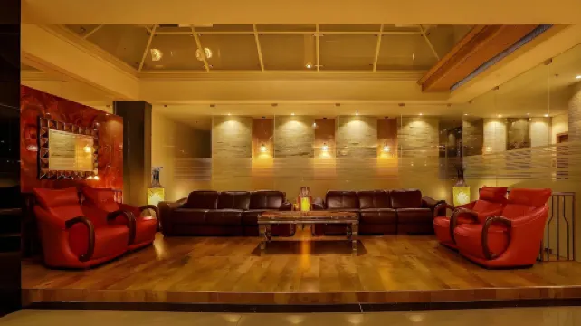 كينت باي ووتش سويتس الأماكن العامة Photos