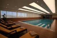 Nevali Hotel & Convention Center - 수영장