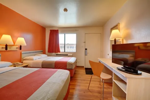 Motel 6 Windsor Locks, CT - Hartford Hotels in Windsor Locks