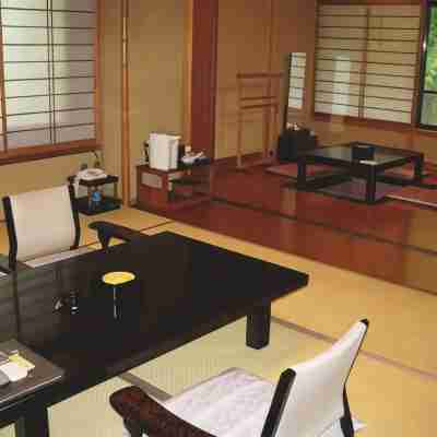 渓流沿いに佇む宿　割烹旅館　うおしづ Rooms