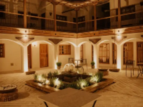 Hotel la Corada فنادق في 
