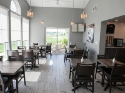 Super 8 by Wyndham Port Elgin Hotels in Bruce County