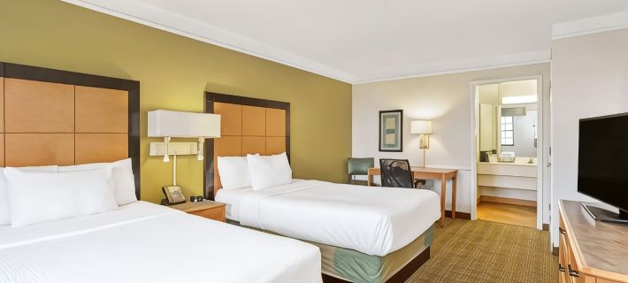 La Quinta Inn by Wyndham Orlando Airport West オレンジのホテル