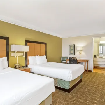 La Quinta Inn by Wyndham Orlando Airport West