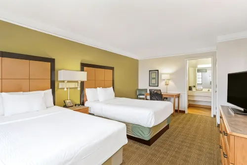 La Quinta Inn by Wyndham Orlando Airport West Hotels in Belle Isle
