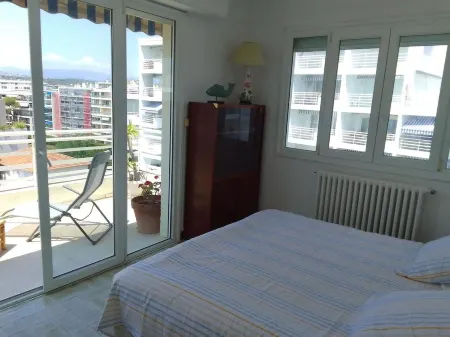 Bel Appartement Face mer aux Pieds des Plages