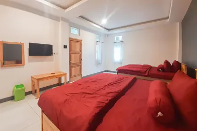 Delvia Bromo Homestay Mitra RedDoorz Hotell i Wonokitri