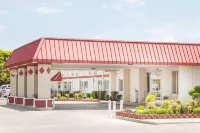 Ramada by Wyndham Enid Hotels in Enid