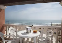 Lloyds Beach Club - Ocean View