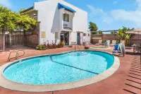 GoodSpring Motel - Rooftop Pools