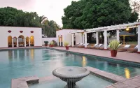The Victoria Falls Hotel - Romantic