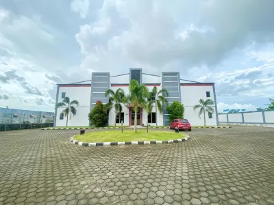 RedDoorz @ Wisma Graha Andi Djemma Hotel dekat Indomaret Kariango