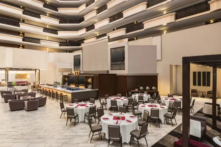 Embassy Suites by Hilton Phoenix Downtown North