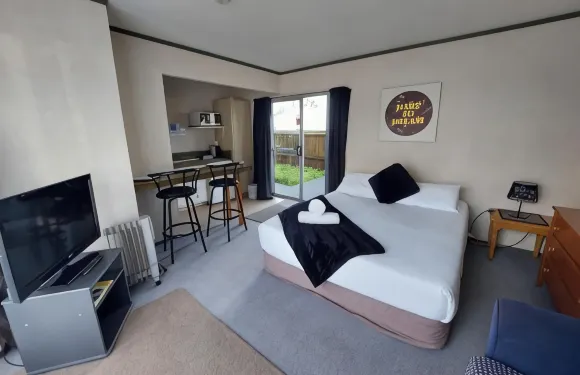 濱水之畔汽車旅館